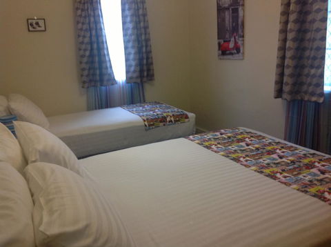 Clifton Motel & Grittleton Lodge - NT Tourism 35