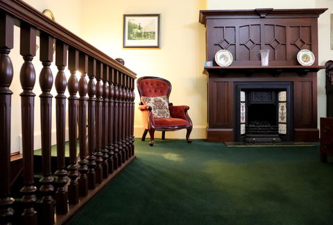 Clifton Motel & Grittleton Lodge - NT Tourism 7