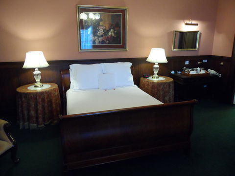 Clifton Motel & Grittleton Lodge - NT Tourism 30