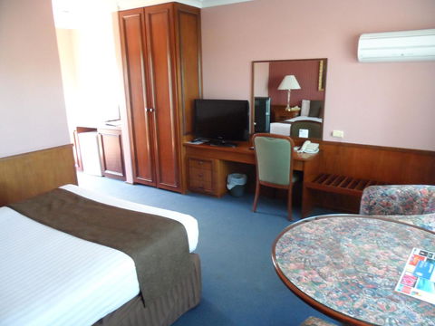 Clifton Motel & Grittleton Lodge - NT Tourism 21