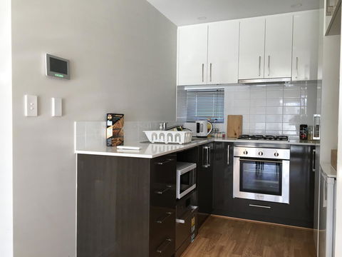 Apartment In Queens Park - NT Tourism 7