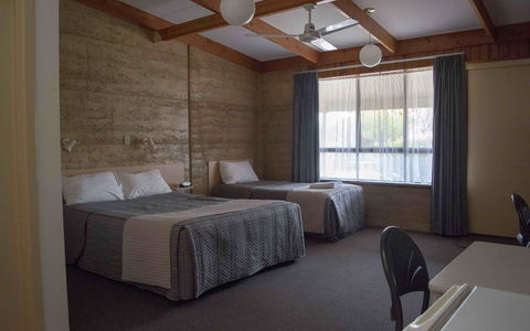 Hopetoun Motel & Chalet Village - Accommodation NT 2