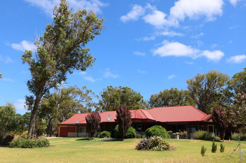 Burton Farmhouse - NT Tourism 8