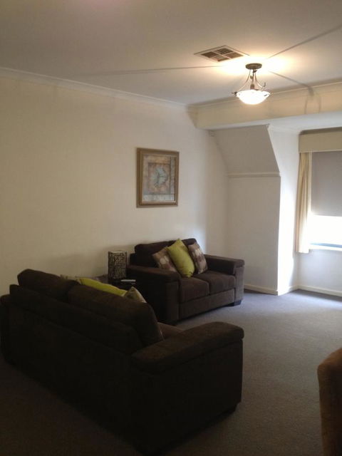 Dragonfly Apartment On Regal - NT Tourism 10