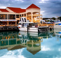 The Marina Hotel - Mindarie - Accommodation NT