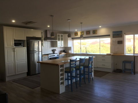 Halls Head Beach House - Accommodation NT 4
