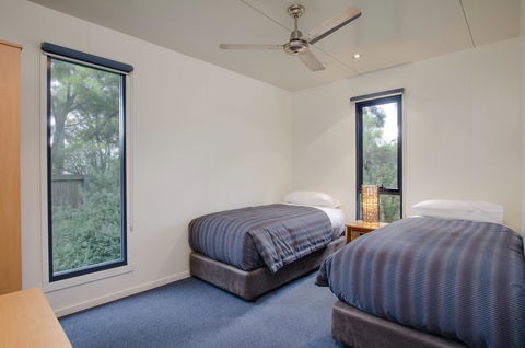 Swansea Beach Chalets - NT Tourism 10