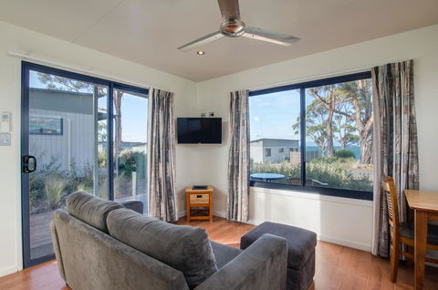 Swansea Beach Chalets - NT Tourism 18