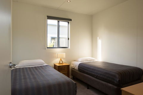 Swansea Beach Chalets - NT Tourism 3