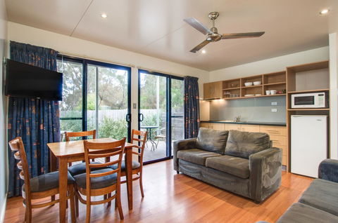 Swansea Beach Chalets - NT Tourism 12