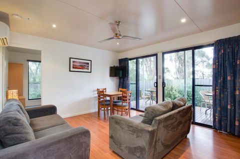 Swansea Beach Chalets - NT Tourism 13