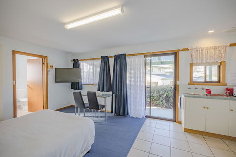 Queechy Motel - Accommodation NT 28