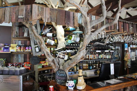 Tullah Lakeside Lodge - Accommodation NT 29