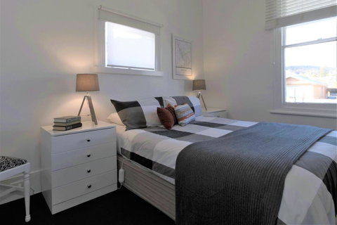 Horlock House - Accommodation NT 5