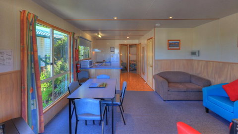 Bicheno Cabin Park - Accommodation NT 9