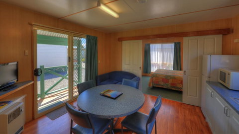 Bicheno Cabin Park - Accommodation NT 19