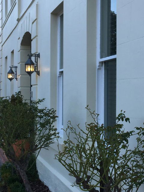 Clydesdale Manor - Accommodation NT 1