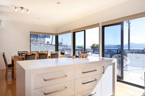 Sandy Bay Waterfront Home - Accommodation NT 20