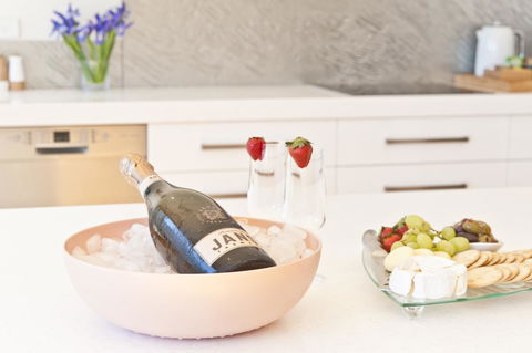 Sandy Bay Waterfront Home - Accommodation NT 36