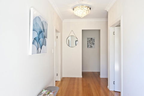 Sandy Bay Waterfront Home - Accommodation NT 25