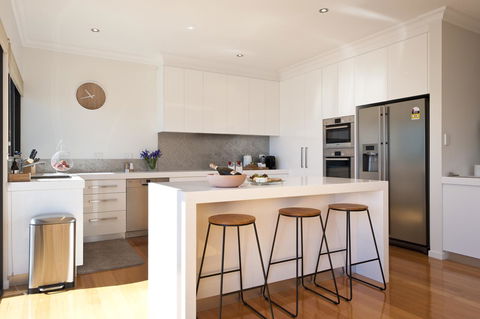 Sandy Bay Waterfront Home - Accommodation NT 10