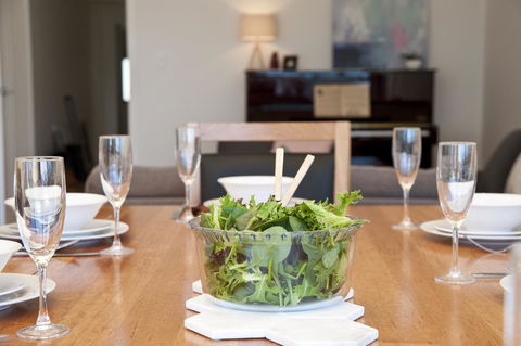 Sandy Bay Waterfront Home - Accommodation NT 18