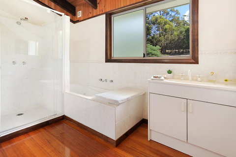 Harvey Farm Lodge - Accommodation NT 13