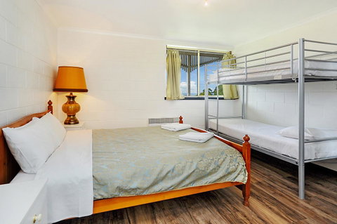 Harvey Farm Lodge - Accommodation NT 23