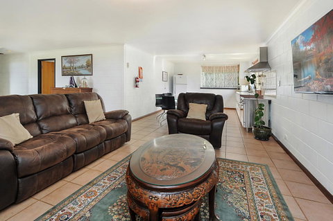 Harvey Farm Lodge - Accommodation NT 17