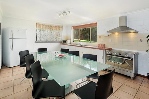 Harvey Farm Lodge - Accommodation NT 18