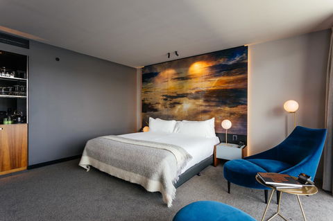 MACq 01 Hotel - Accommodation NT 7