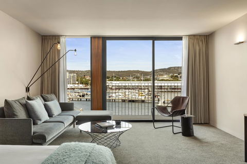 MACq 01 Hotel - Accommodation NT 32