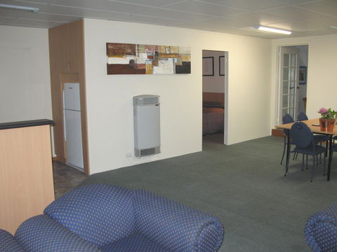 Barclay Motor Inn - Accommodation NT 27