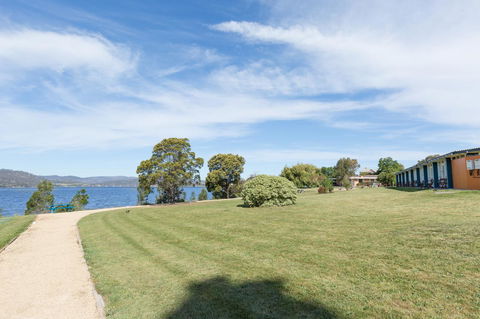 Riverfront Motel & Villas - Accommodation NT 3