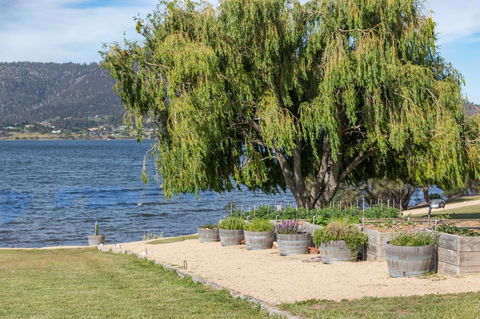 Riverfront Motel & Villas - Accommodation NT 23