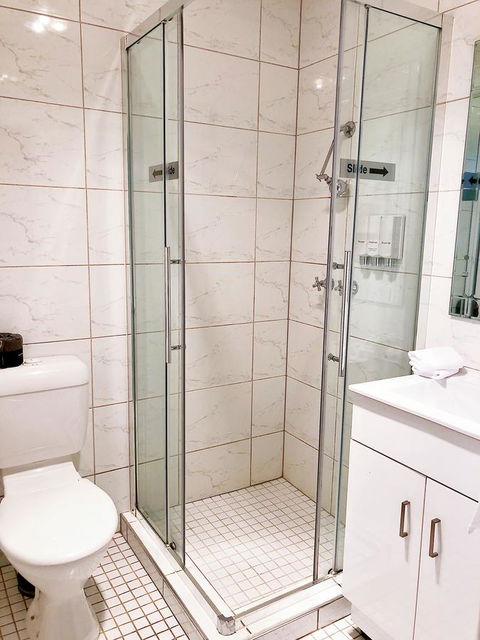 Waterfront Lodge Motel - Accommodation NT 10