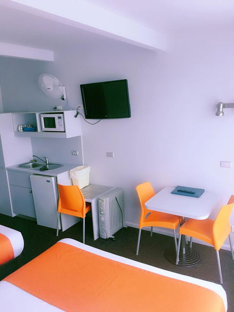 Waterfront Lodge Motel - Accommodation NT 27