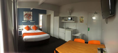 Waterfront Lodge Motel - Accommodation NT 35