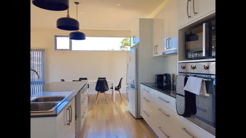 Couples Getaway On Bruny Island - NT Tourism 6
