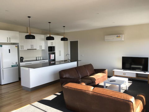 Couples Getaway On Bruny Island - NT Tourism 17