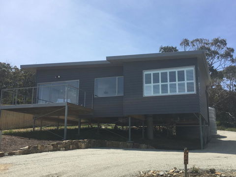 Couples Getaway On Bruny Island - NT Tourism 1