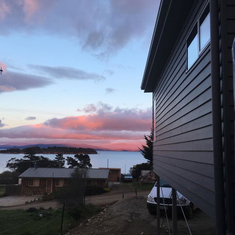 Couples Getaway On Bruny Island - NT Tourism 3