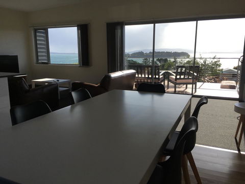Couples Getaway On Bruny Island - NT Tourism 30