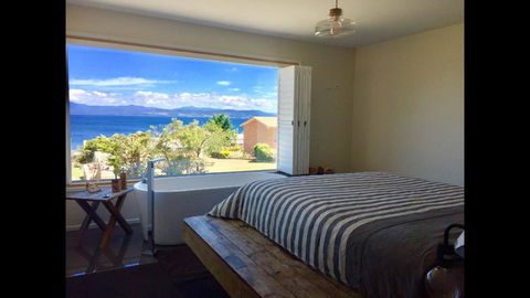 Couples Getaway On Bruny Island - NT Tourism 25