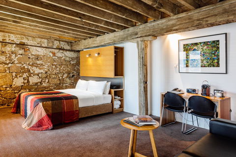 The Henry Jones Art Hotel - Accommodation NT 42
