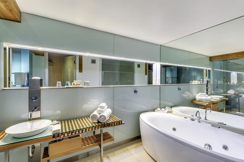 The Henry Jones Art Hotel - Accommodation NT 20