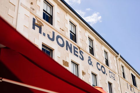 The Henry Jones Art Hotel - Accommodation NT 0