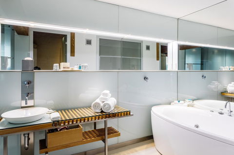 The Henry Jones Art Hotel - Accommodation NT 41