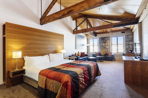The Henry Jones Art Hotel - Accommodation NT 6