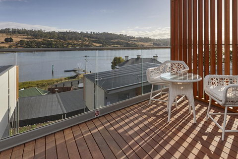 Rosevears Riverview Hotel - Accommodation NT 8